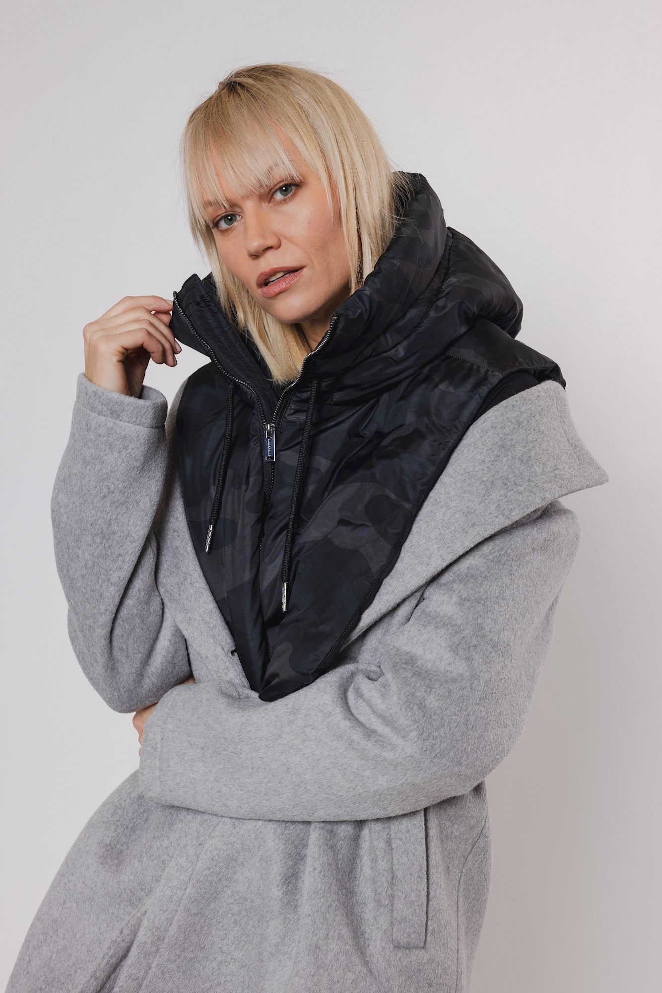 Rino & Pelle Black Quilted Hooded Collar Tabita