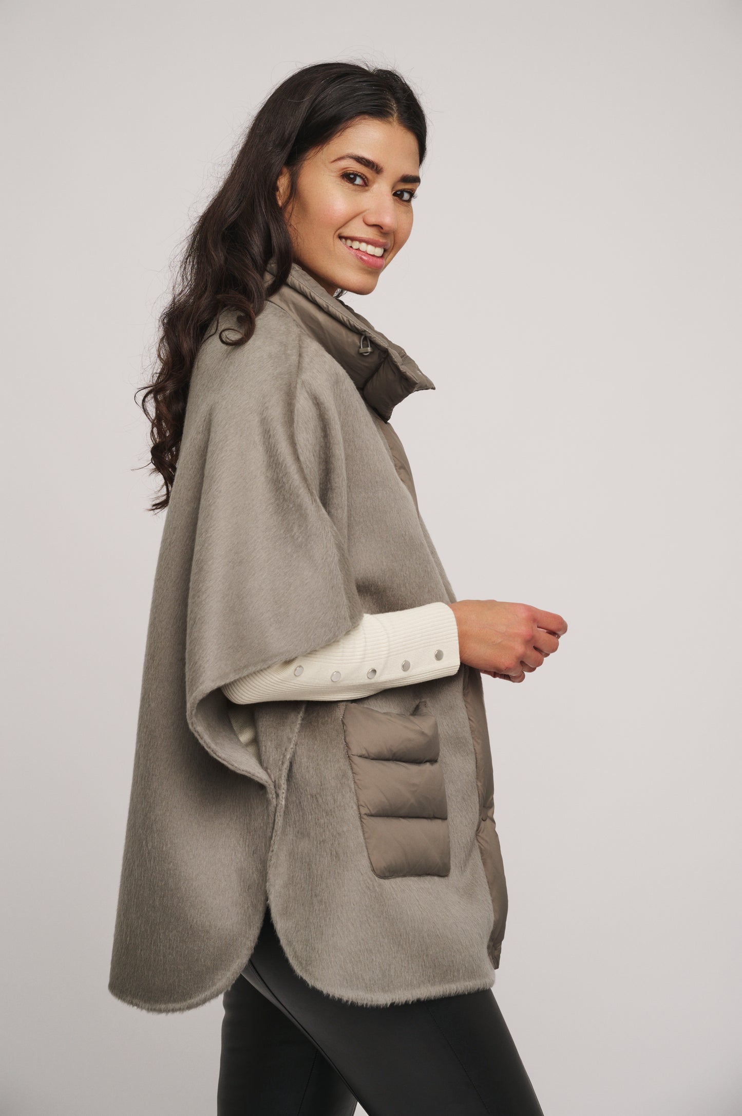 Rino & Pelle Wool Cape Mel